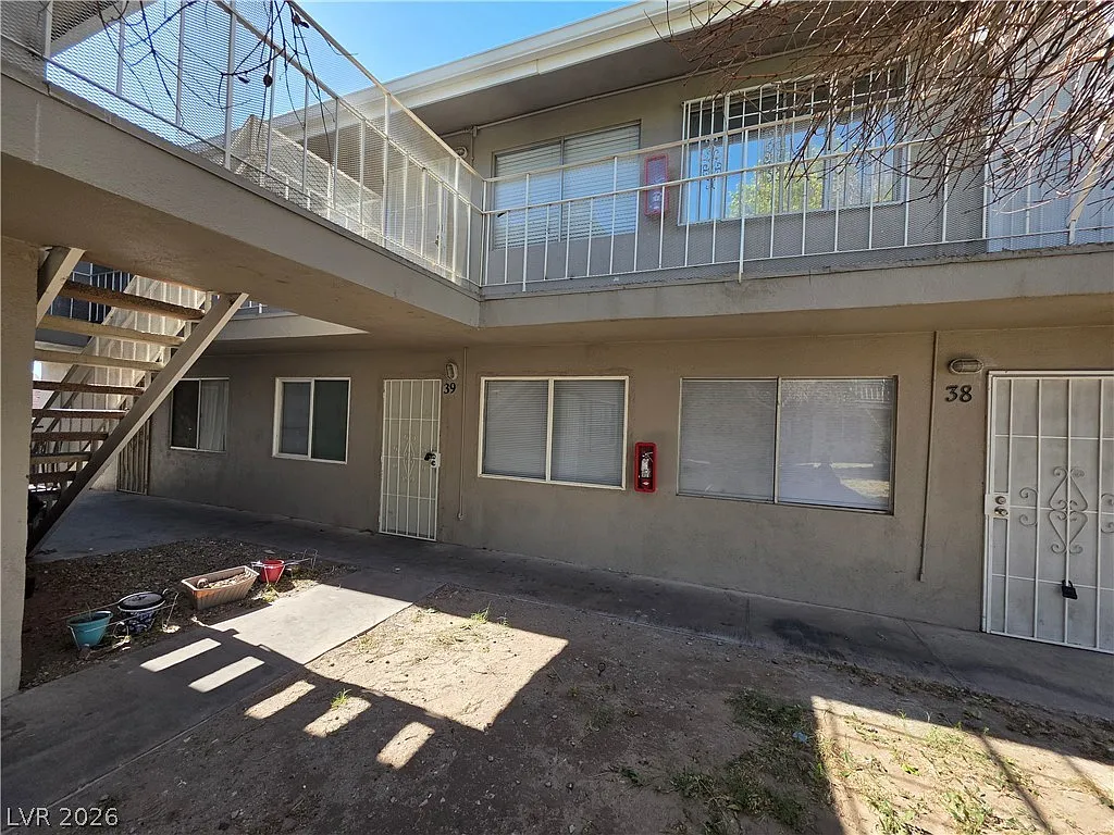 1 bed, 1.0 bath, 612 sqft, $705 — Photo 3