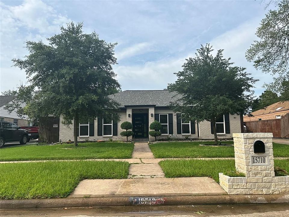 1st image of 15710 Creekhaven Dr