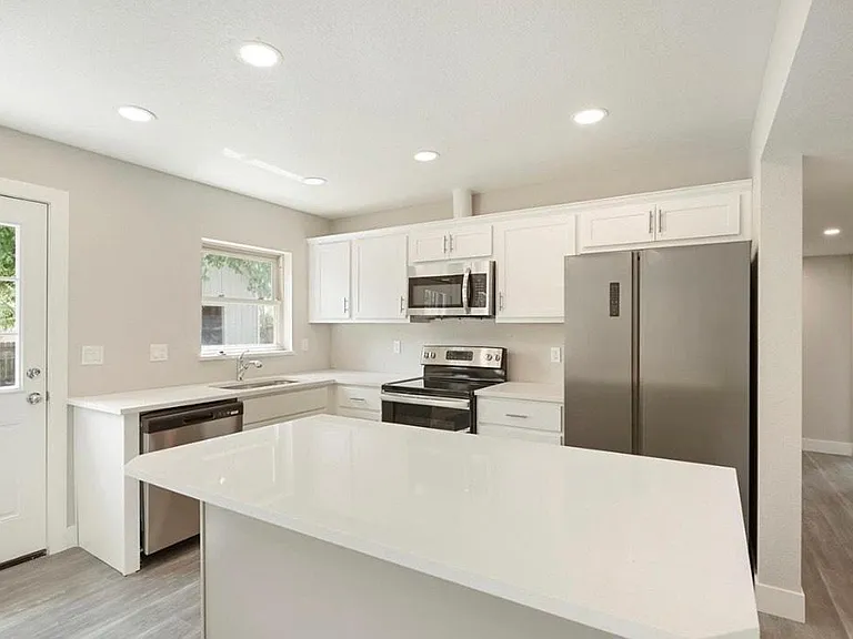 1220 Tucson St — Photo 6