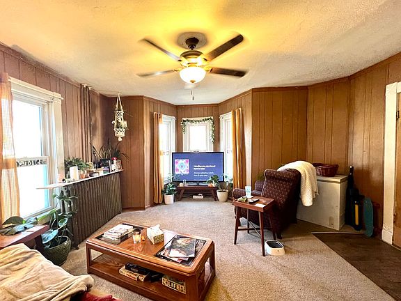 2nd image of 1017 Laramie St APT 1