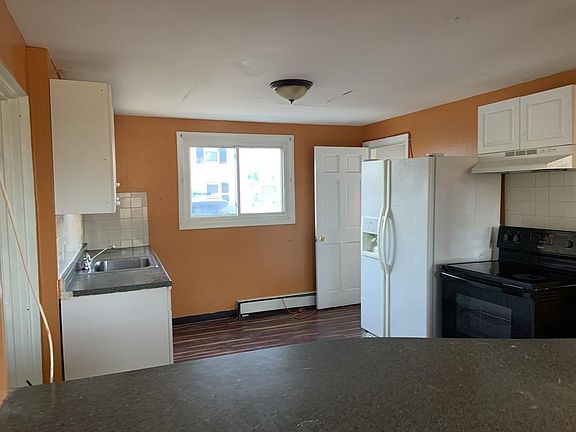 3rd image of 98 Lafayette Park #1