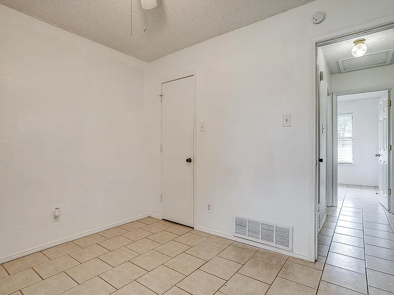 1009 W 4th St #1011 — Photo 14