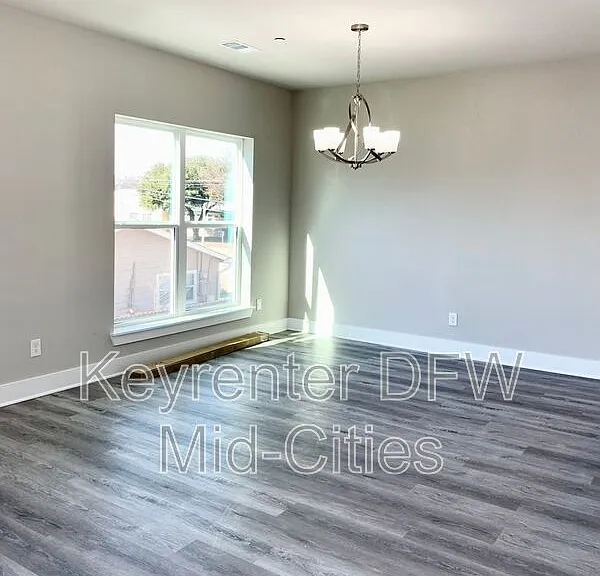 1427 Pearson St — Photo 13
