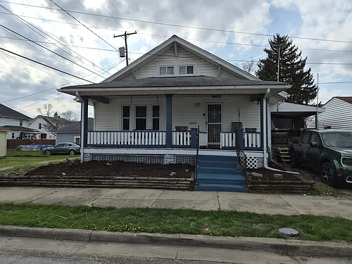 1009 Elm St Photo 1