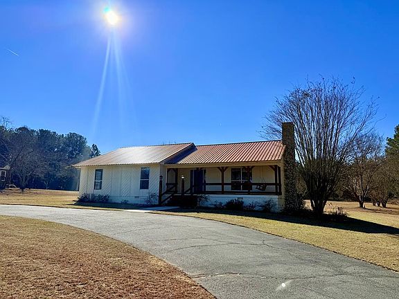 2nd image of 1504 Golden Rd W