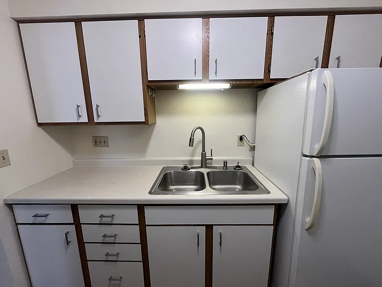 312 W Broadway St #7 — Photo 9