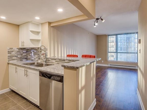 5th image of 55 10th St #707