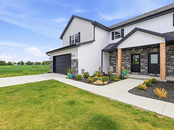 3rd image of 2601 Saint Thomas Ln