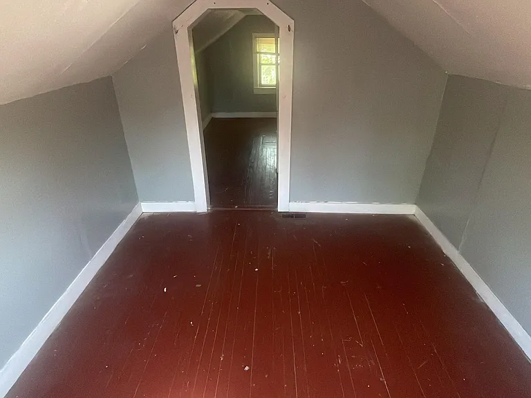 525 Lakeside Ave — Photo 12
