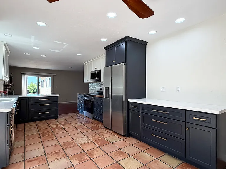 3695 Sanford St — Photo 21