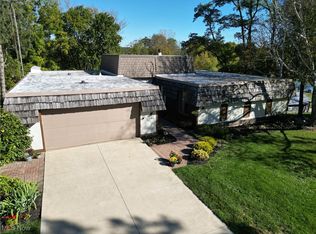 2884 Clearview Dr, Lexington, OH 44904
