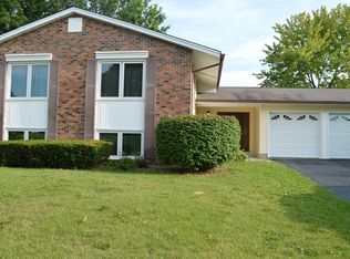 1561 Texas St, Elk Grove Village, IL 60007