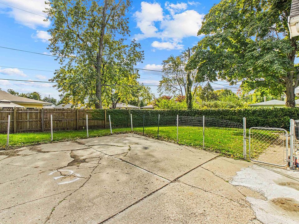 1104 S 10th St, Pekin, IL 61554 Zillow