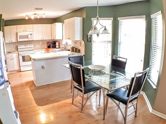4th image of 14046 S Forest Oak Cir