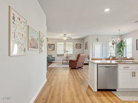 5th image of 102 Jeanne Picard Dr