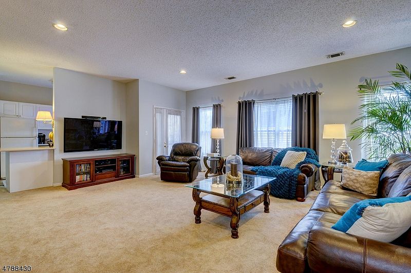1st image of 614 Brittany Dr