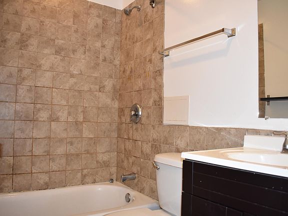 4th image of 3161 N Cambridge Ave APT 302