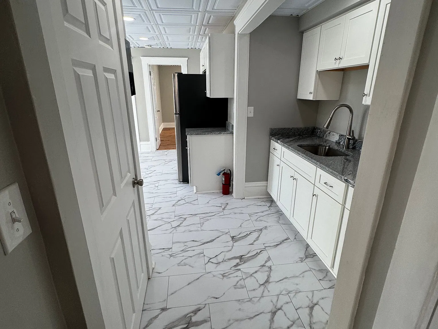 3 bed, $1,700 — Photo 4