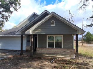 207 E McCoulskey St, Terrell, TX 75160