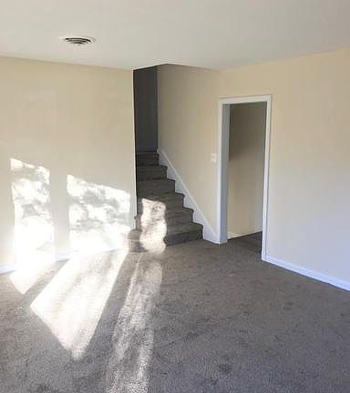 3rd image of 310 Phelps Ave