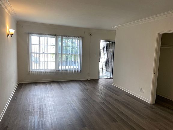 4th image of 1430-1448 1/2 S Orange Grove Ave #1444