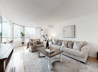 175 Cedar Ave #212, Richmond Hill, ON L4C 9V3