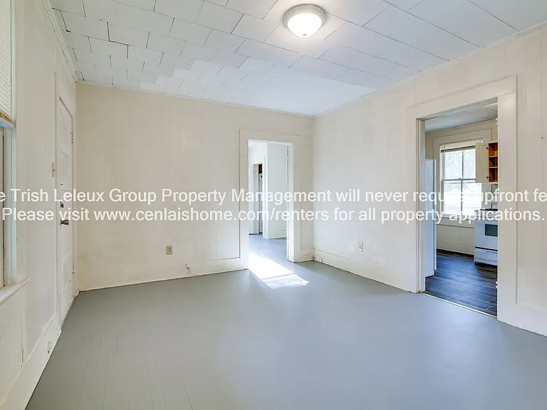 2220 1/2 Elliott St — Photo 2
