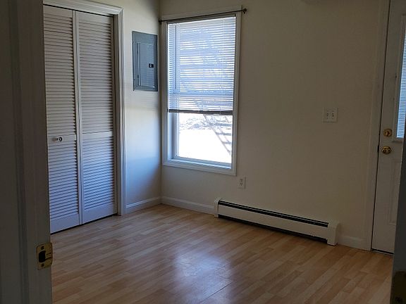 5th image of 447 Mechanicsville Rd APT 2