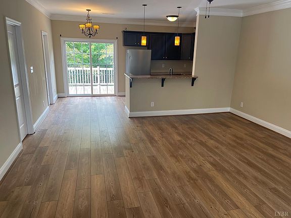 5th image of 1002 Enterprise Dr #204