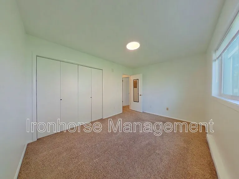 809 W Villard St #44 — Photo 8