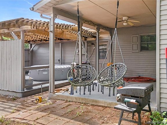 5th image of 2610 S College Hills Dr