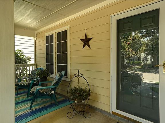 3rd image of 7008 Planters Row Dr