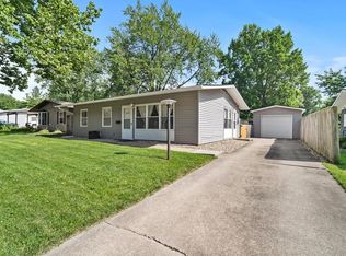 1907 E Cloud St, Bloomington, IL
