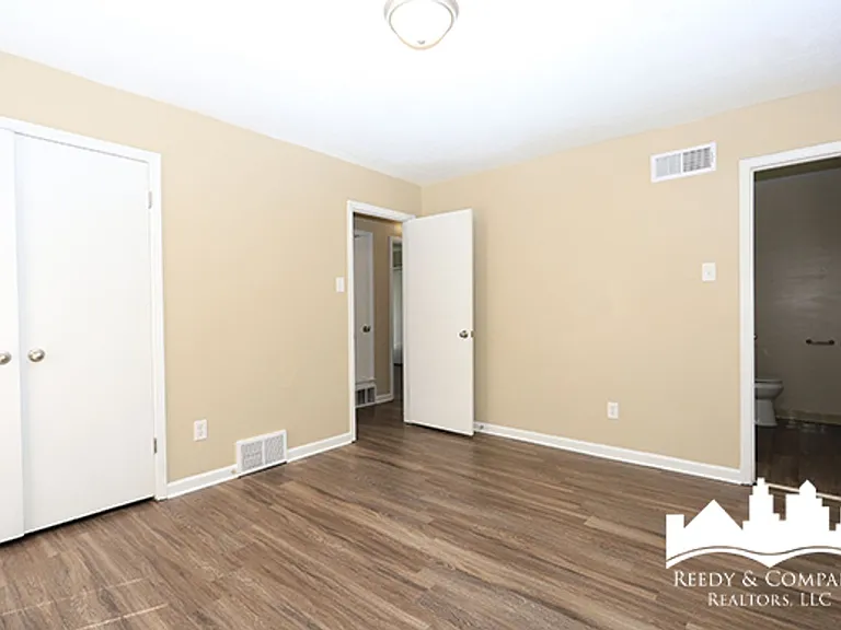 5104 Corkwood Dr — Photo 9
