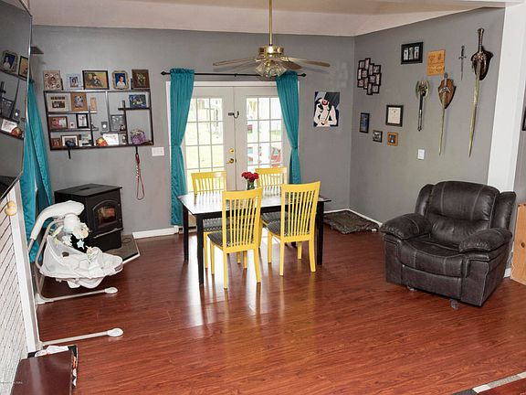 4th image of 150 Elizabeth Dr