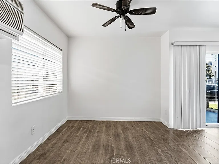 10715 Moorpark St #1 — Photo 6