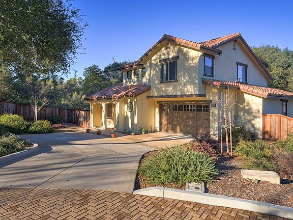 3rd image of 364 Collado Dr