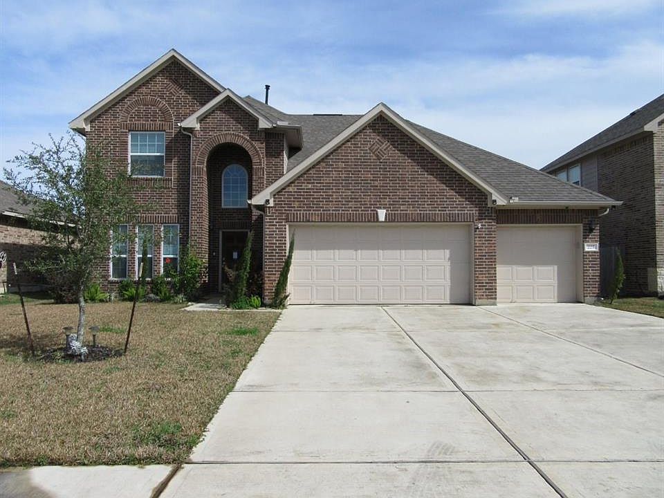 1st image of 225 Harbor Bend Ln