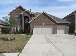 225 Harbor Bend Ln, Dickinson, TX 77539