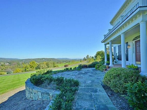 4th image of 18271 Turnberry Dr
