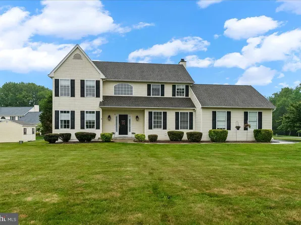 205 Warwick Ct, Oxford, PA 19363