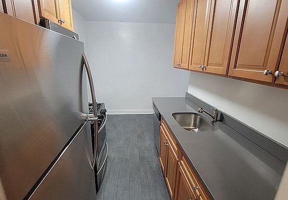 3rd image of 33-34 77th St