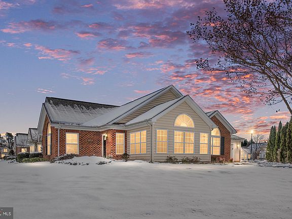 2nd image of 6374 Autumn Leaf Cir