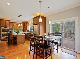 27 Lake Shore Dr, Glassboro, NJ 08028