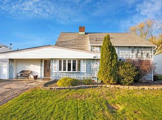 74 Coppersmith Rd, Levittown, NY 11756