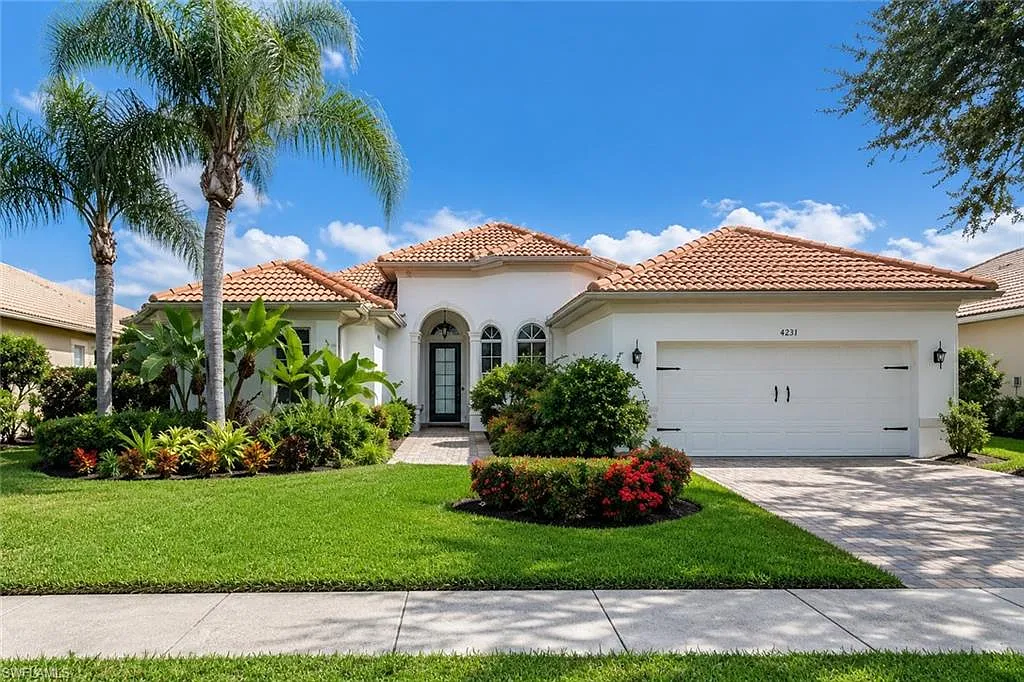 3 bed, 2.5 bath, 2582 sqft, $9,500 — Photo 1