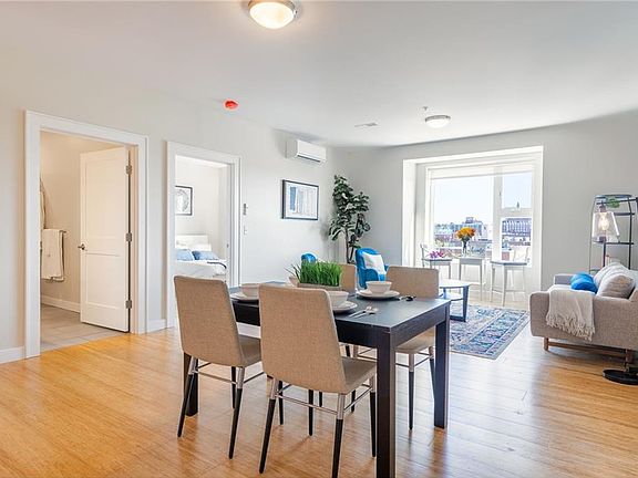 5th image of 95 Cranston St Unit 308