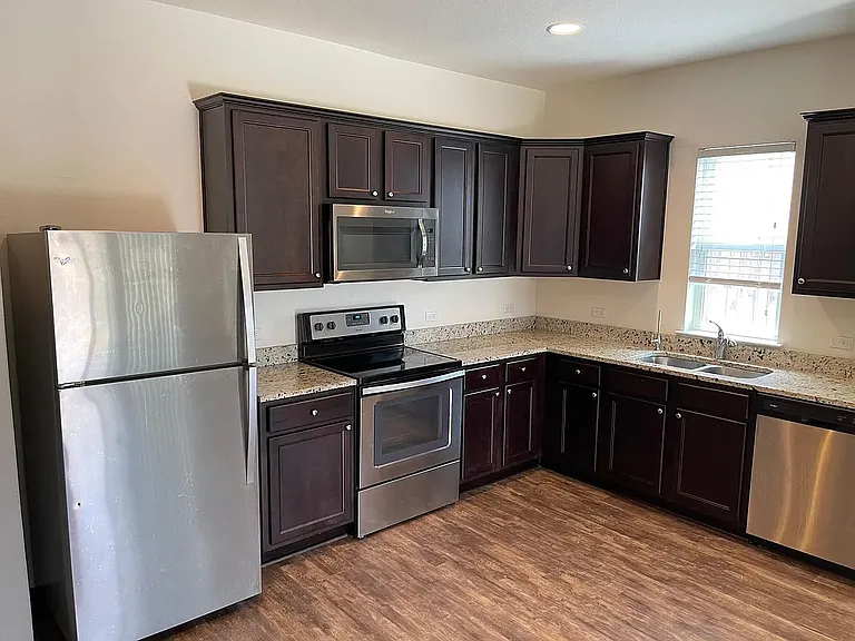 13908 Sherri Berry Way — Photo 2