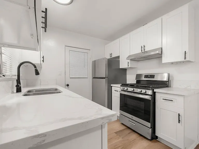 3862 S Potomac Ave — Photo 17