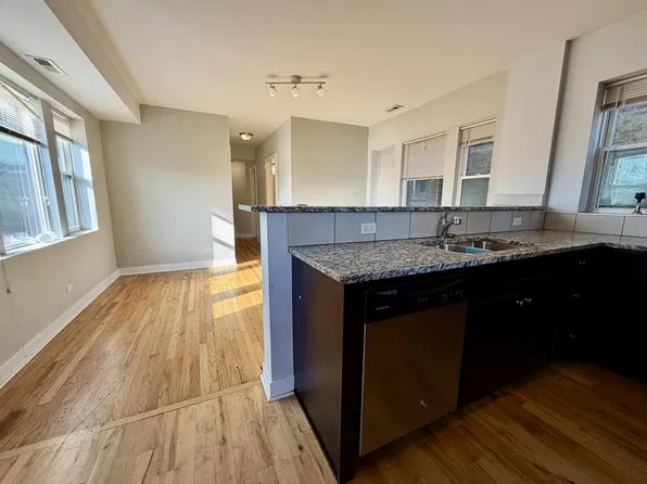 4113 W Lawrence Ave #2F, Chicago, IL 60630